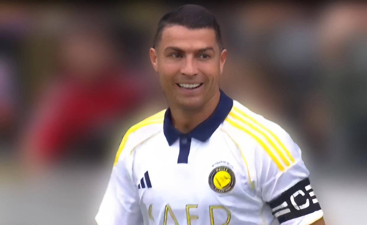 40岁C罗率队逆转法甲劲旅,腾空180度甩手庆祝